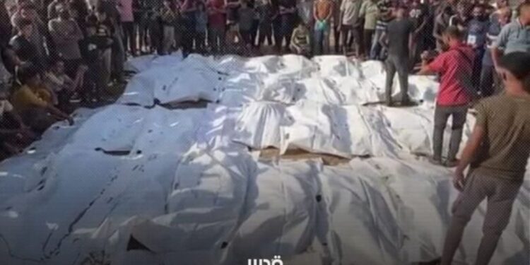 Pertahanan Sipil Gaza Kubur Ulang 120 Anggota Keluarga yang Gugur dalam Pembantaian Israel