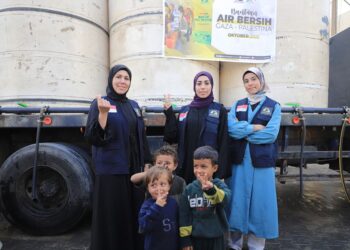 Dari Tangan-Tangan Dermawan, Air Kehidupan Mengalir ke Gaza