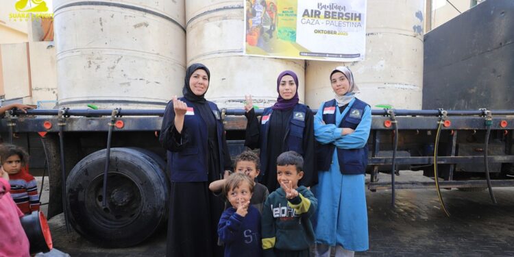 Dari Tangan-Tangan Dermawan, Air Kehidupan Mengalir ke Gaza