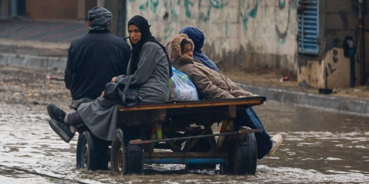 Cuaca Dingin Ekstrem Perparah Krisis Kemanusiaan di Gaza