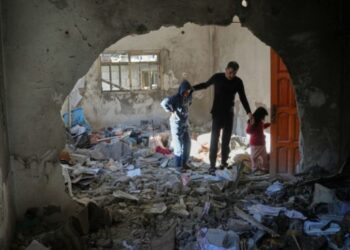 Serangan Israel Menyebabkan Korban Jiwa saat Komite Gaza Bertemu di Kairo