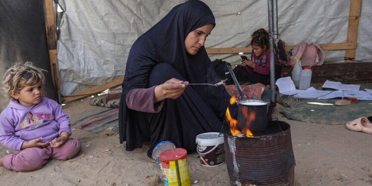 Kehilangan Suami Akibat Perang, Ribuan Perempuan Gaza Berjuang Bertahan di Tengah Kelaparan