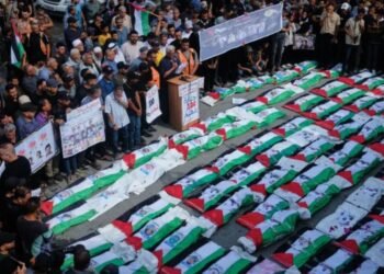 Warga Palestina di Gaza Makamkan Jenazah 100 Orang yang Ditemukan dari Reruntuhan